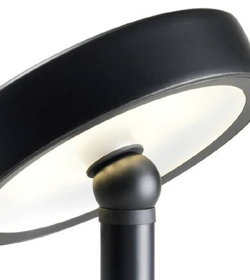 走马观灯 | 通过吸磁而改变方向的可旋转式台灯，简约便捷