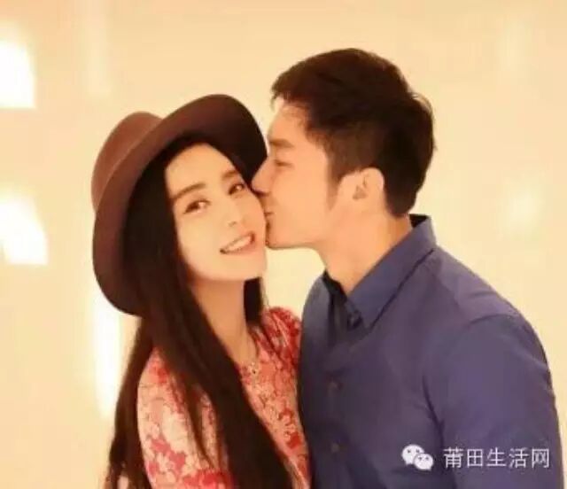 【娱乐】冯小刚拥抱夸胸大 范冰冰羞红脸