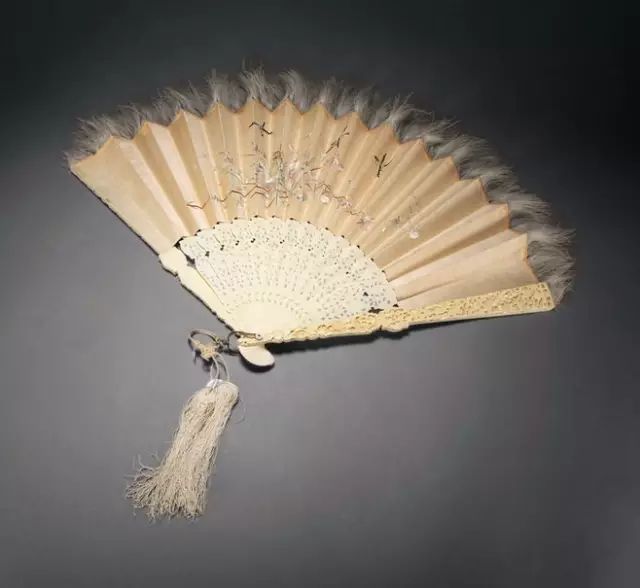 中国风古扇 惊艳世界的美 名家名作 新闻 刻瓷艺术网