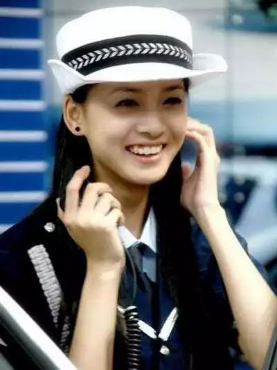 18个国家的美女警察...请逮捕我吧！