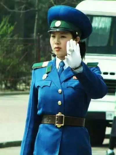 18个国家的美女警察...请逮捕我吧！