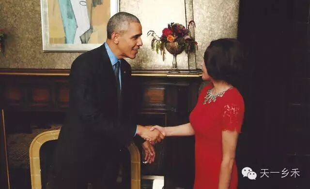 趣图说新闻:刘晓庆赴奥巴马私人宴会