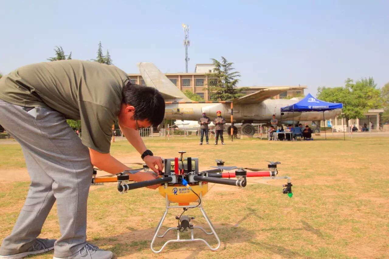 德潤(rùn)航空AOPA培訓(xùn)第一期機(jī)長(zhǎng)班學(xué)員風(fēng)采 