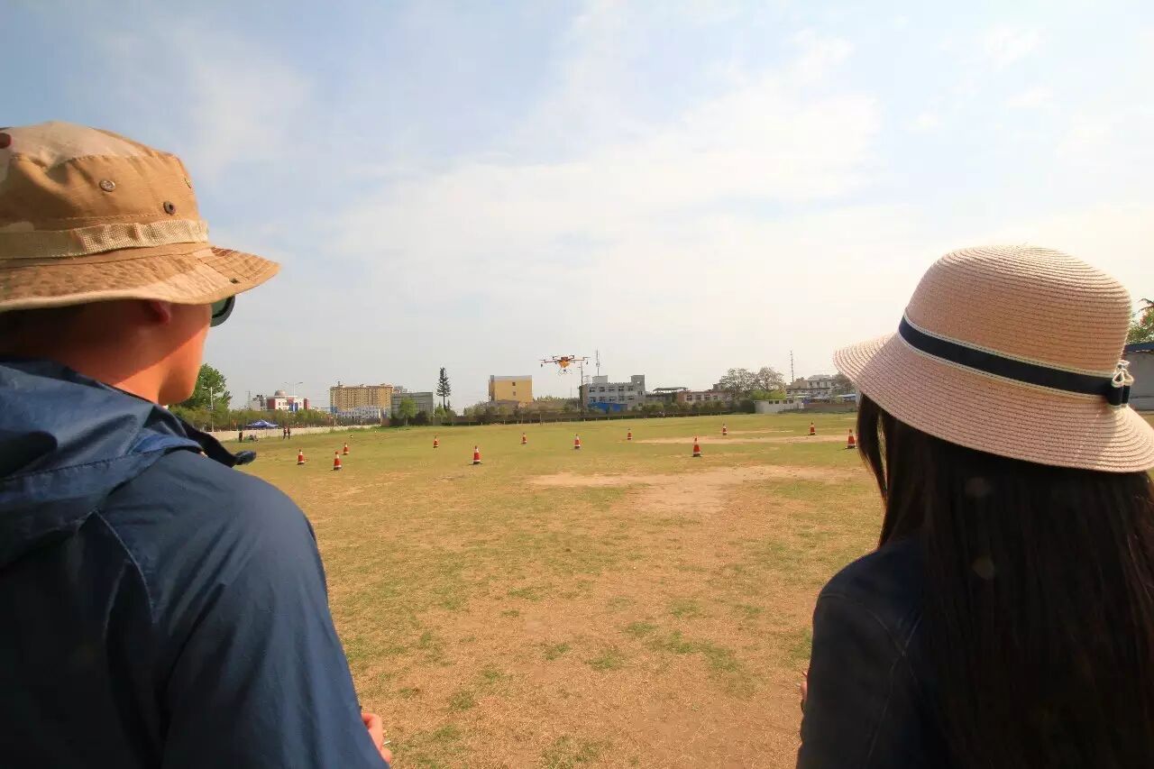 德潤(rùn)航空AOPA培訓(xùn)第一期機(jī)長(zhǎng)班學(xué)員風(fēng)采 