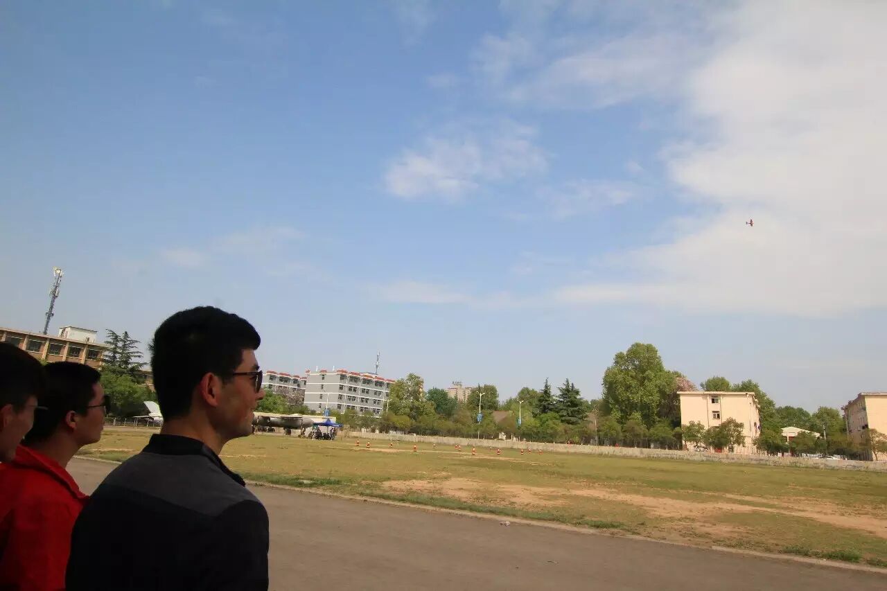 德潤(rùn)航空AOPA培訓(xùn)第一期機(jī)長(zhǎng)班學(xué)員風(fēng)采 