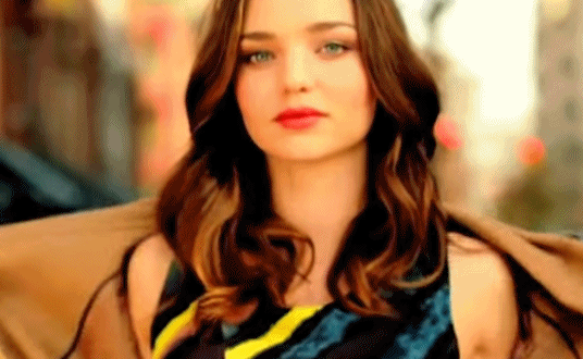 虽说水光肌看起来肌肤都在闪闪发亮,可是如果全脸都在提亮,那到底是