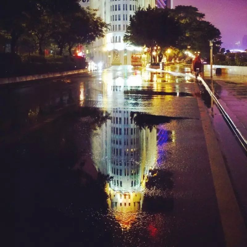 一场大雨让这座城市颠倒,你不该错过如此美的广州!