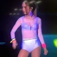 开八  邓紫棋换上“纸尿裤”被吐槽惨了,网友宁愿你穿piku