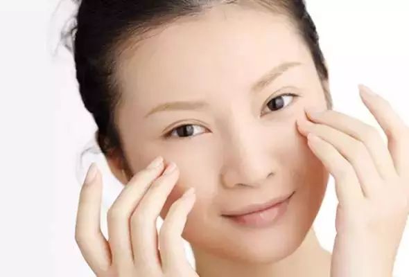 美容护肤的同时也要排毒哦，答案就在你脸上！