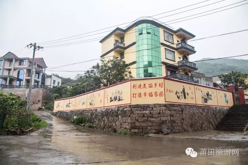 萩芦崇福农林休闲旅游生态园,位于莆田市涵江区萩芦镇,是涵江区新