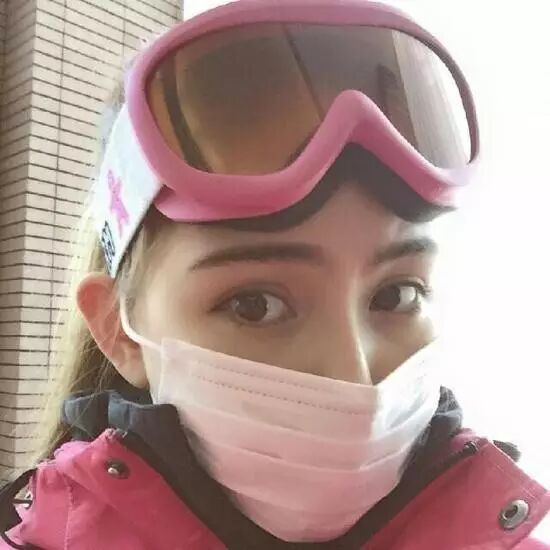 姚晨怀孕挺大肚深蹲举哑铃!你!敢!吗?!-怀孕期