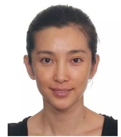 李 咏揭秘:巨星李冰冰险命丧国外真相!