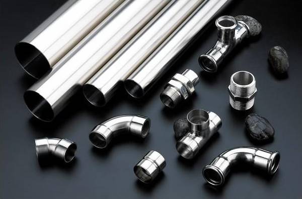 央视炮轰自来水管有毒！  国家强制推广不锈钢水管势在必行！(图1)