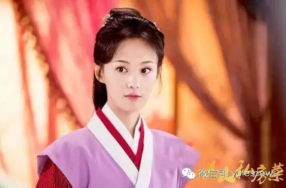 换上“厨娘装”挑战“轻熟女”,郑爽《美人私房菜》剧照...