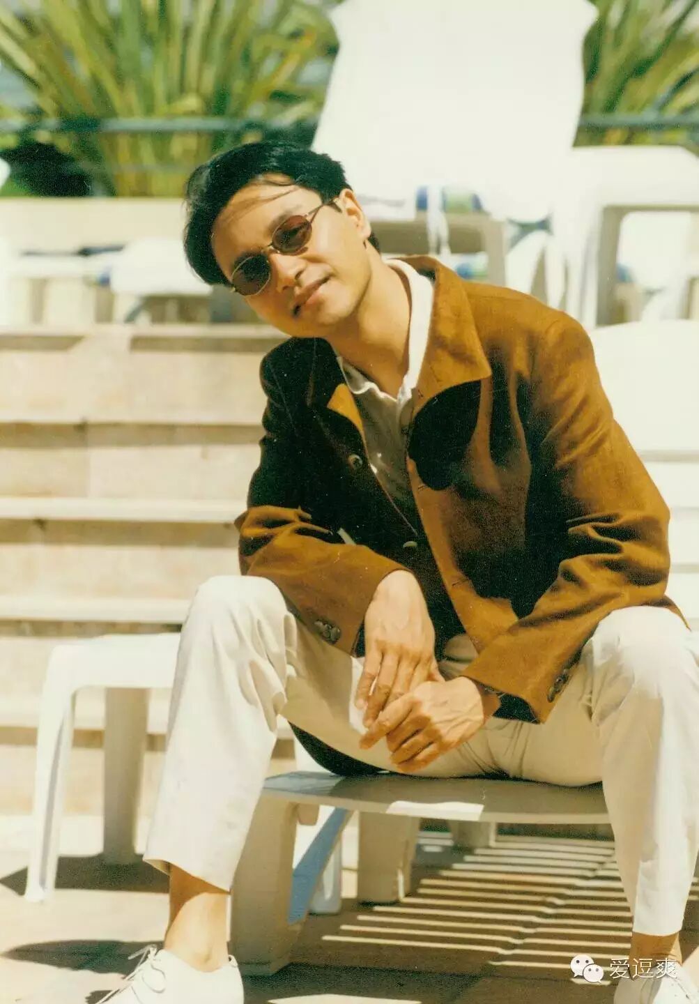 【爱逗爽】张国荣《千千阙歌》经典现场版,值得一看.