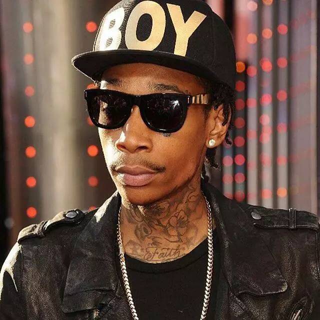 wiz khalifa,会说唱会穿衣的大男孩