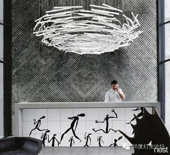 如诗一般存在，这些挑高空间的灯具别错过