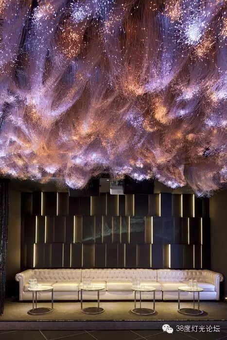 如诗一般存在，这些挑高空间的灯具别错过