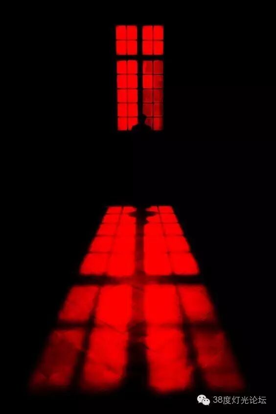 光，色 五部曲之红