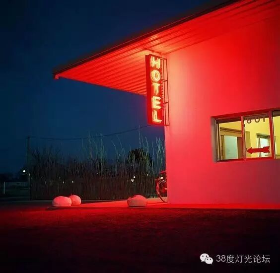 光，色 五部曲之红