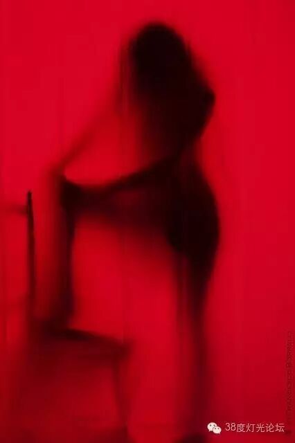 光，色 五部曲之红