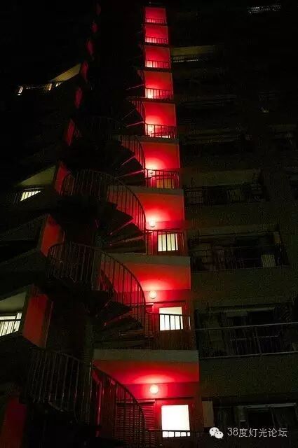 光，色 五部曲之红