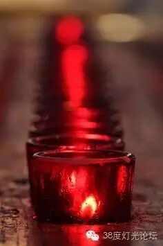 光，色 五部曲之红