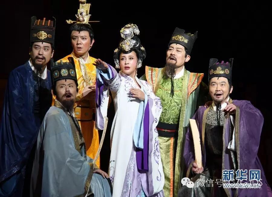 给你个机会亲密接触不老女神刘晓庆!