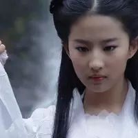 毁童年!连神仙姐姐刘亦菲都做过“面部调整”!