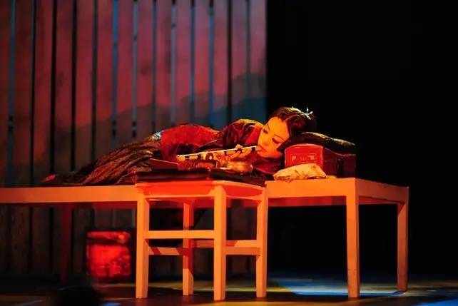 焦媛 “舞台剧女皇”的荆棘冠冕