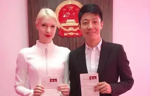 撒贝宁娶了李白,李荣浩却沦陷了!