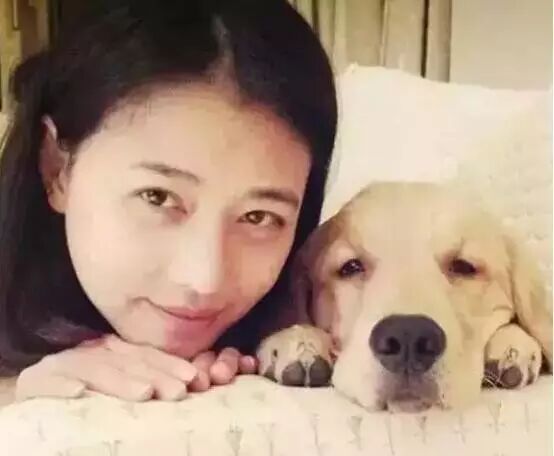 50岁仍美过范冰冰,患病不敢生子,沉迷姐弟恋为爱长住北...