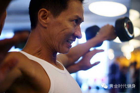 46岁的张家辉花30万买私教，得到了什么？