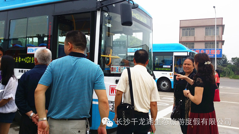 望城汽车站乘客交谈坐车体验