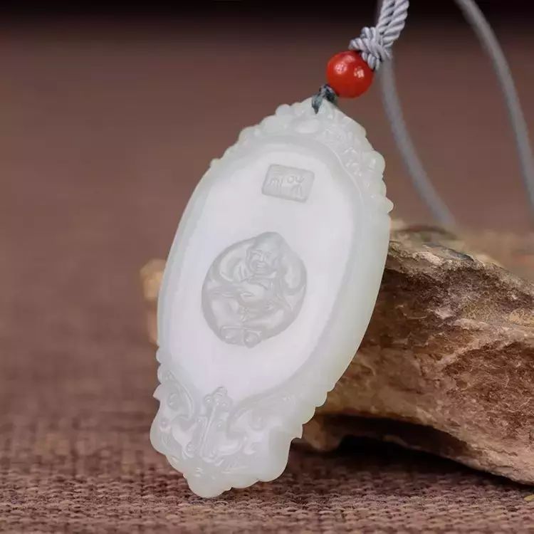 鉴赏 苏作玉牌见诗意,方寸间纳大千美景