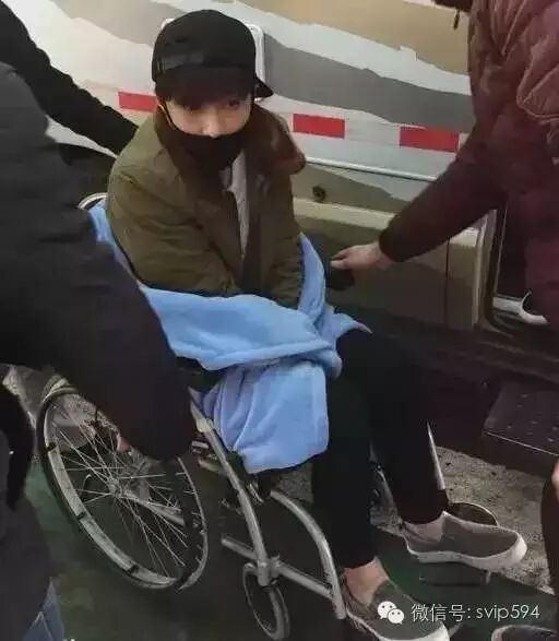 张艺兴晕倒,我却只看到他和黄渤...
