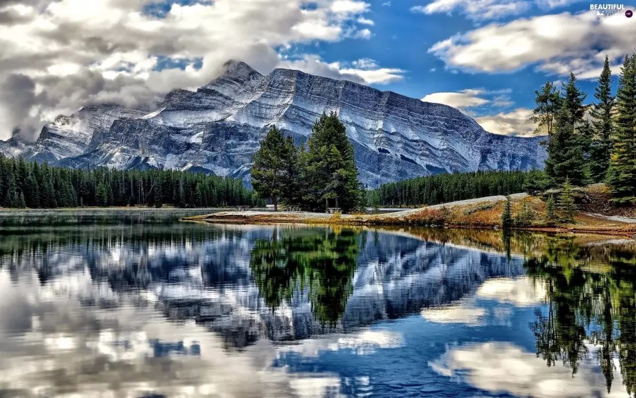 移民加拿大的好处多多:加拿大风景秀丽,环境舒适,夏季凉爽,冬天