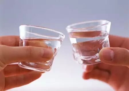 天津地铁试点安检升级 白酒发胶香水只能选一件