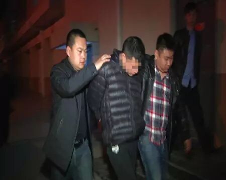 弹弓也能砸车抢劫？警察专治走偏门儿的