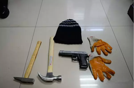 “全民通缉”抢金店的嫌疑人被抓住了