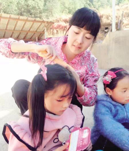 津城阵雨后现“双彩虹”