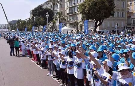 6500人集体海外游 悉数这些年的土豪团