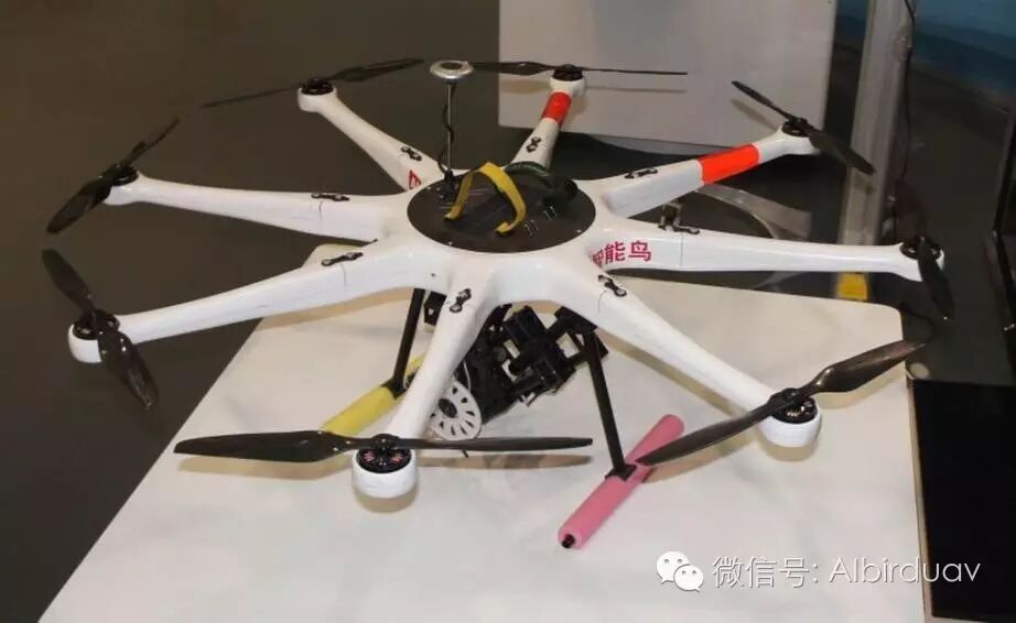 掀起你的蓋頭來~智能鳥無人機為光谷"天空城"開業(yè)揭幕 