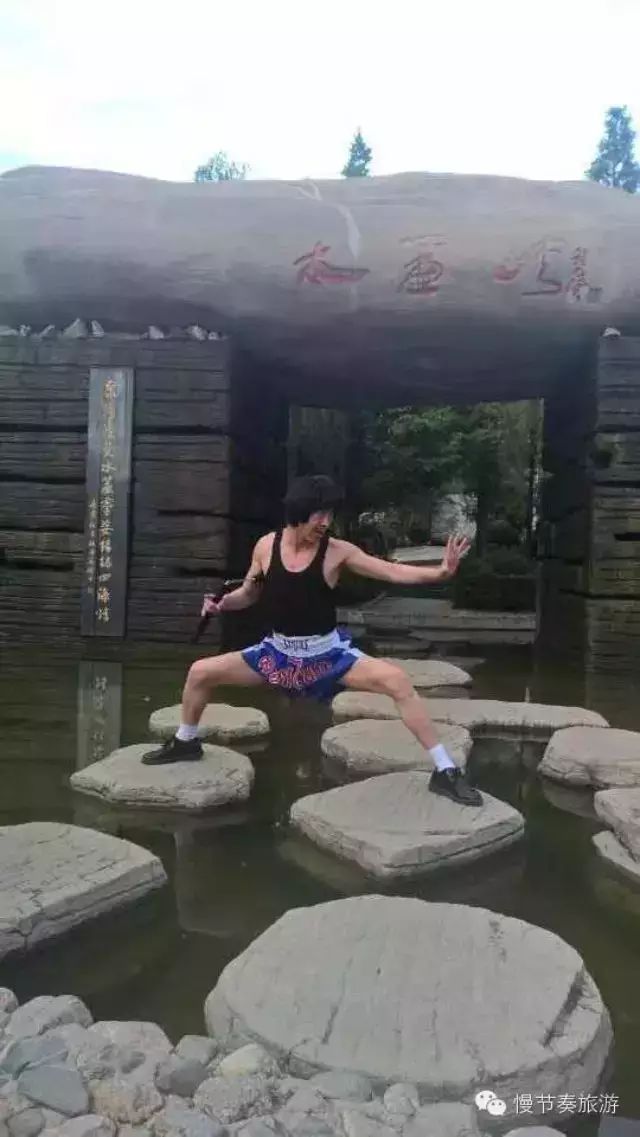 求转发  《中国龙》李小龙扮演着崔新志作客济南水帘峡