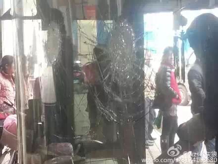 灌阳到南宁班车在恭城汽车站内被砸891 / 作者:俗人 / 帖子ID:106981