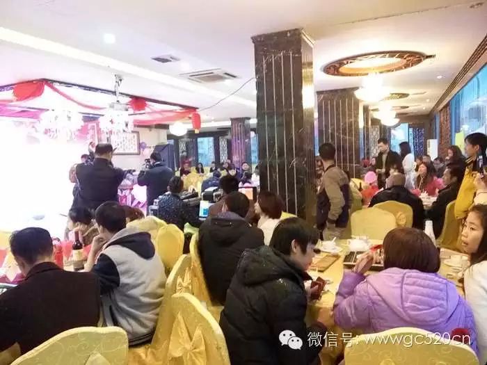 520社区年会精彩纷呈,幸运小伙抽中钻戒和金玫瑰收获爱情247 / 作者:结局、丆過如此 / 帖子ID:112175 520社区年会精彩纷呈,幸运小伙抽中钻戒和金玫瑰收获爱情247 / 作者:结局、丆過如此 / 帖子ID:112175