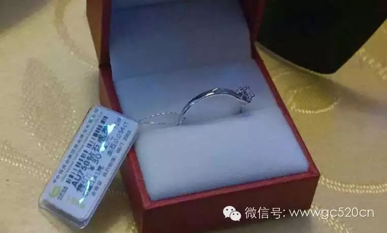 520社区年会精彩纷呈,幸运小伙抽中钻戒和金玫瑰收获爱情486 / 作者:结局、丆過如此 / 帖子ID:112175 520社区年会精彩纷呈,幸运小伙抽中钻戒和金玫瑰收获爱情486 / 作者:结局、丆過如此 / 帖子ID:112175