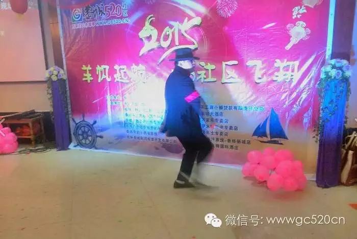 520社区年会精彩纷呈,幸运小伙抽中钻戒和金玫瑰收获爱情999 / 作者:结局、丆過如此 / 帖子ID:112175 520社区年会精彩纷呈,幸运小伙抽中钻戒和金玫瑰收获爱情999 / 作者:结局、丆過如此 / 帖子ID:112175