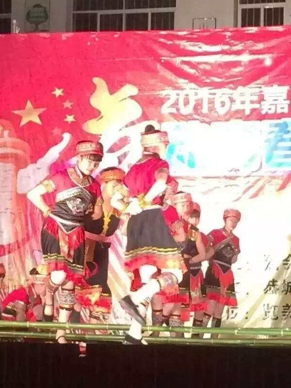 恭城嘉会中学2016年五四青年节文艺晚会昨日举行，舞动青春，精彩纷呈229 / 作者:社区小编 / 帖子ID:169468