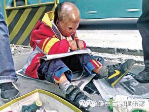 7272被拐小女孩哀求着:"叔叔,求你别用硫酸了,还是用刀子割吧"!